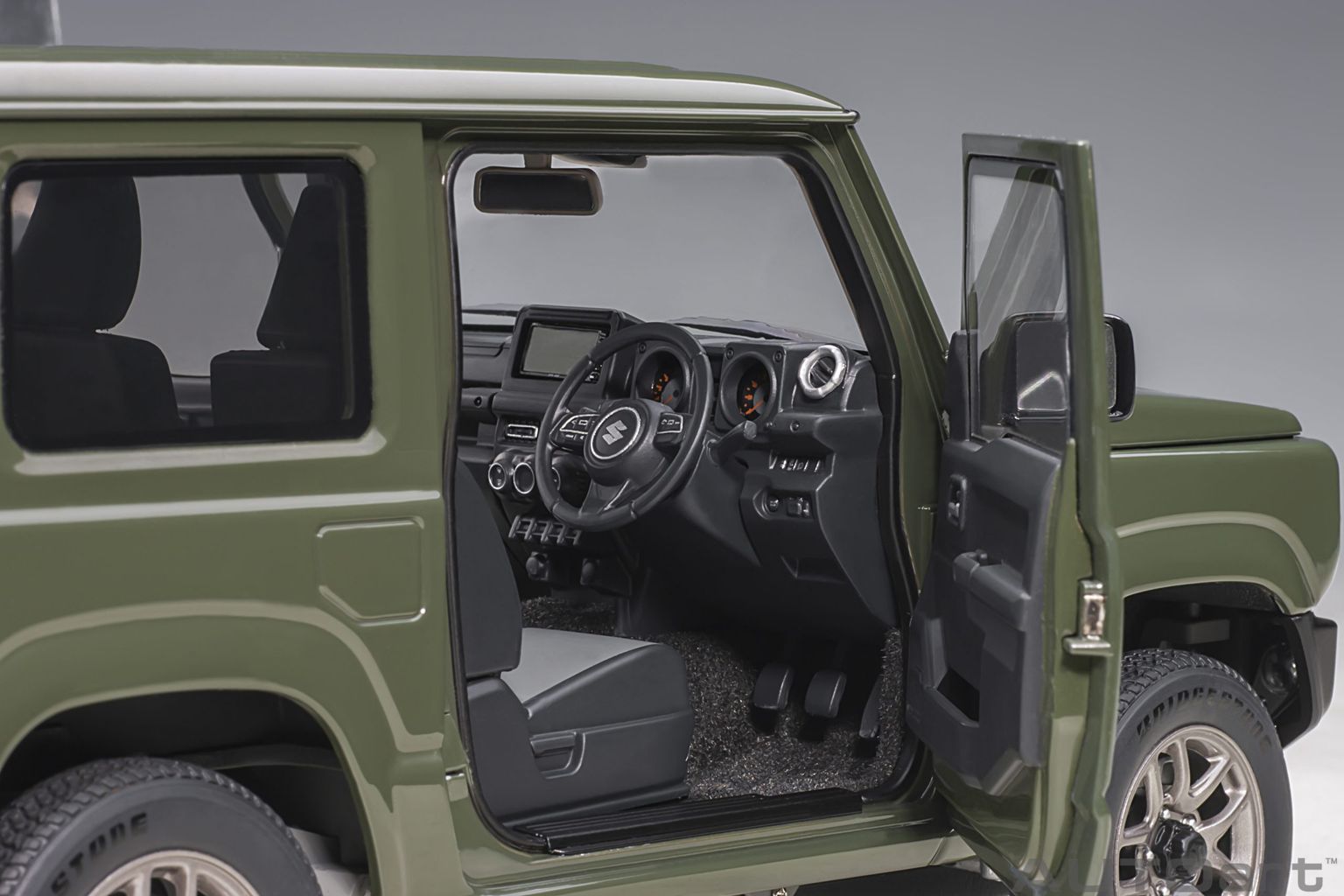 Suzuki Jimny JB64 RHD 2018 jungle green 1:18 AUTOart