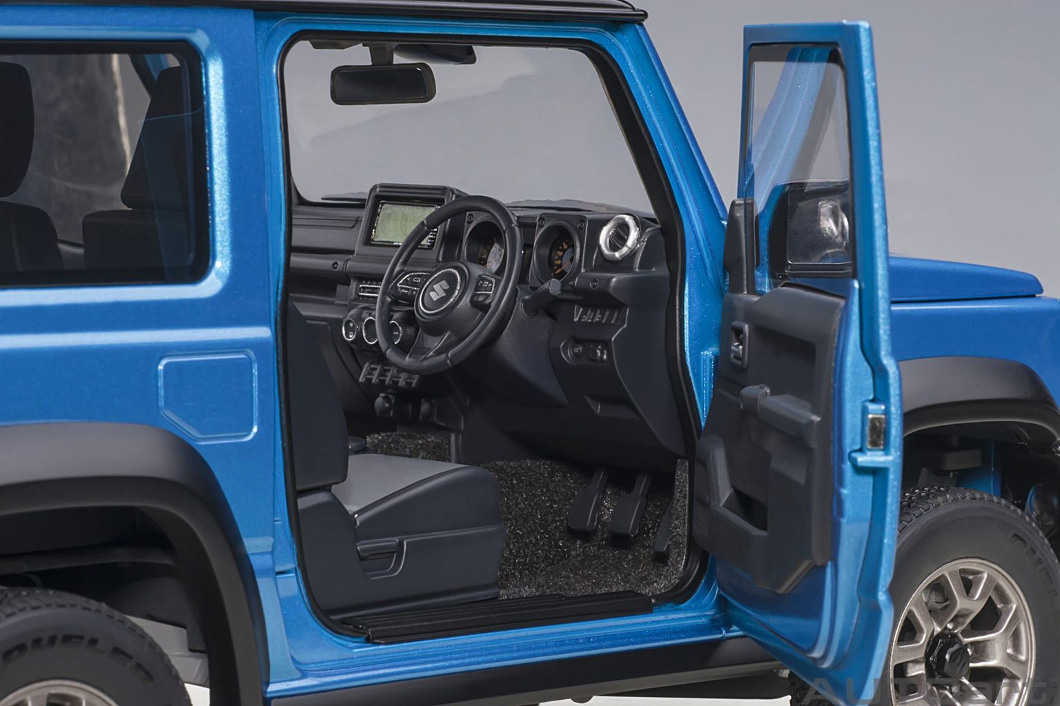 Suzuki Jimny SIERRA 2018 brisk blue metallic/black roof 1:18 AUTOart