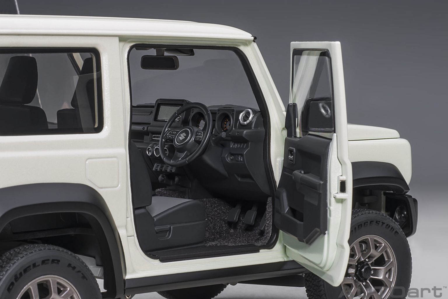 Suzuki Jimny SIERRA 2018 pure white pearl 1:18 AUTOart