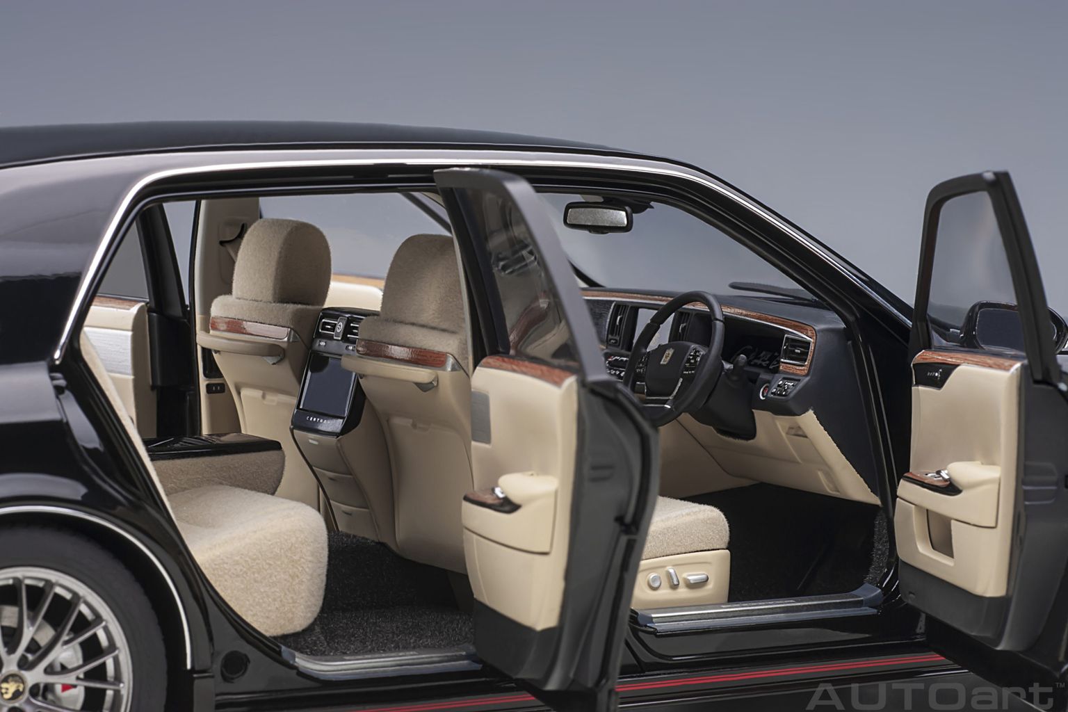 Toyota Century GRMN 2019 black 1:18 AUTOart