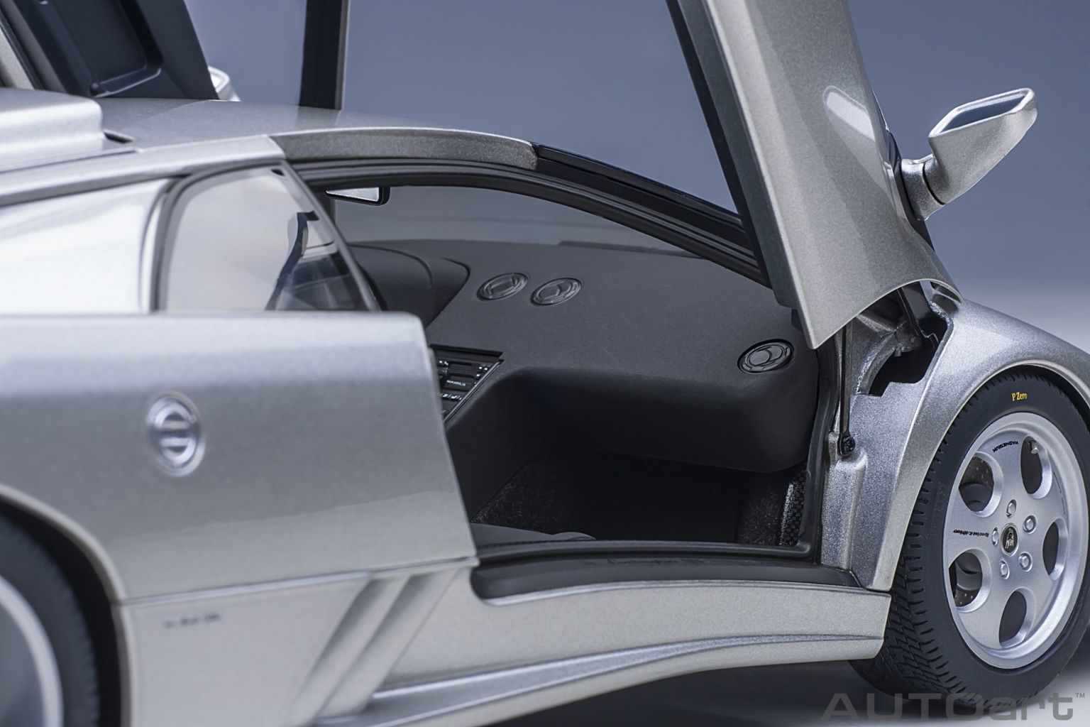 Lamborghini Diablo SE30 JOTA 1995 silver 1:18 AUTOart