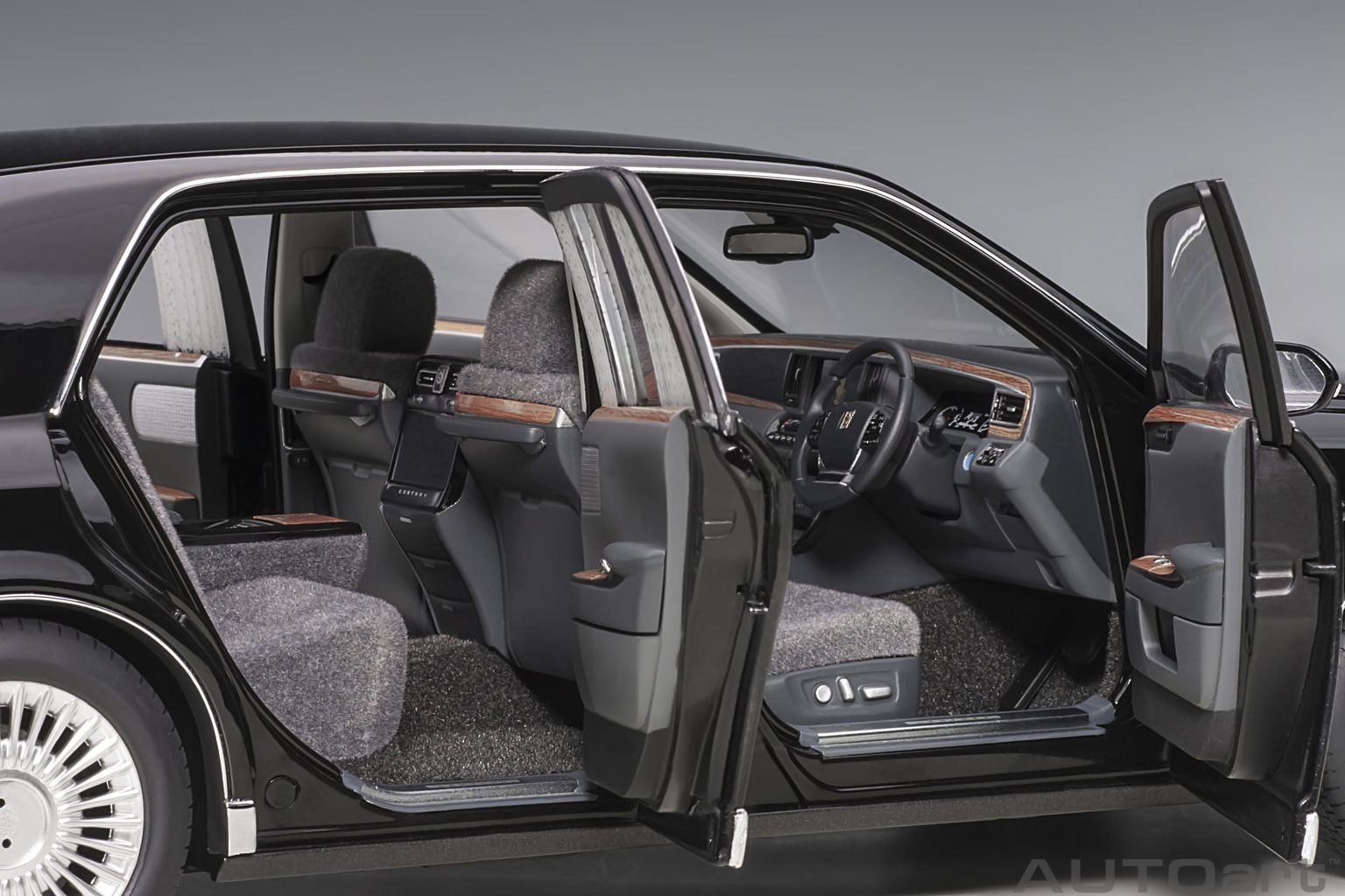 Toyota Century Special Edition with Curtain 2019 black 1:18 AUTOart