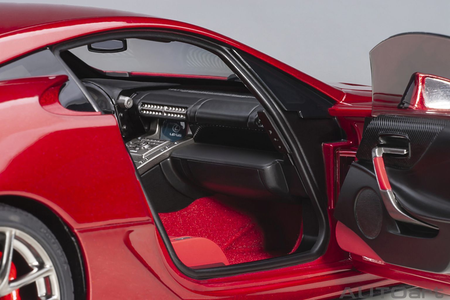 Lexus LFA 2010 pearl red 1:18 AUTOart