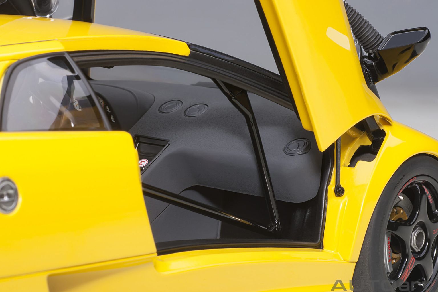 Lamborghini Diablo SV R 1996 superfly yellow 1:18 AUTOart