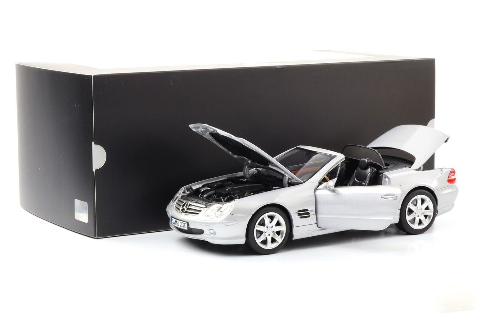 Mercedes-Benz SL 500 R230 silver 1:18 Norev