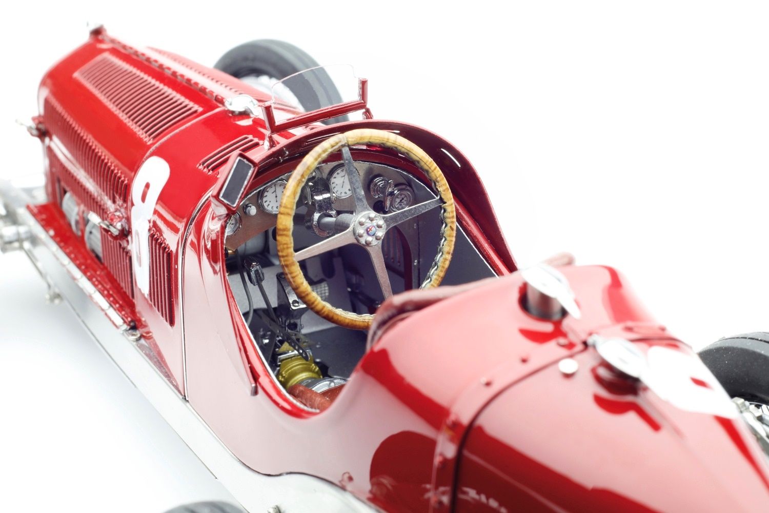 Alfa Romeo P3 #8 Nuvolari Winner GP Italy 1932 1:18 CMC