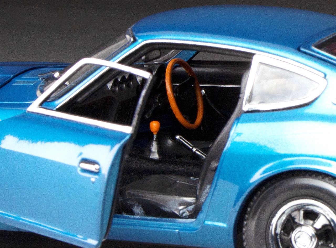 Datsun 240 Z Coupe 1972 blue 1:18 Sun Star