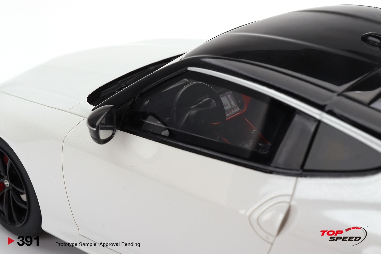 Nissan Z Performance LHD 2023 Everest white 1:18 TopSpeed Models