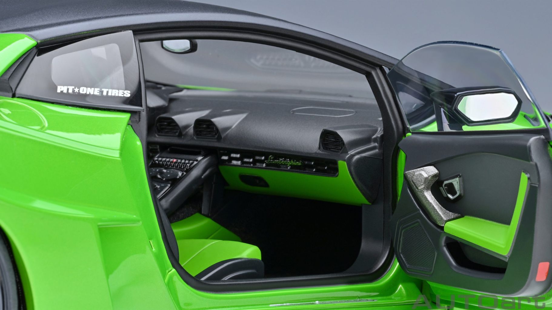 Liberty Walk LB Silhouette Works Lamborghini Huracan GT 2019 pearl green 1:18 AUTOart