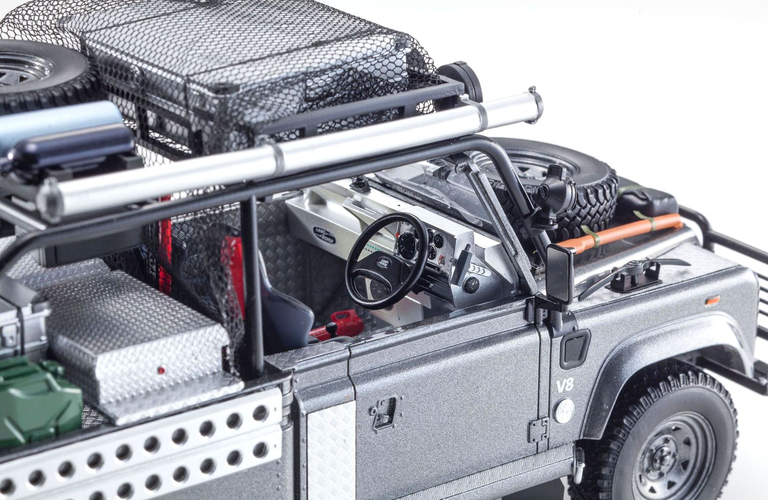 Land Rover Defender 90 Pick-Up 2001 *Lara Croft Tomb Raider - A.Jolie* 1:18 Kyosho