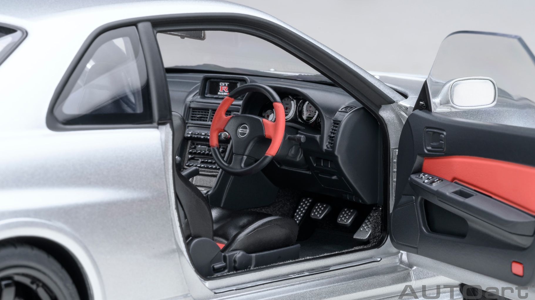 Nissan Skyline GT-R R34 Z-Tune silver 1:18 AUTOart