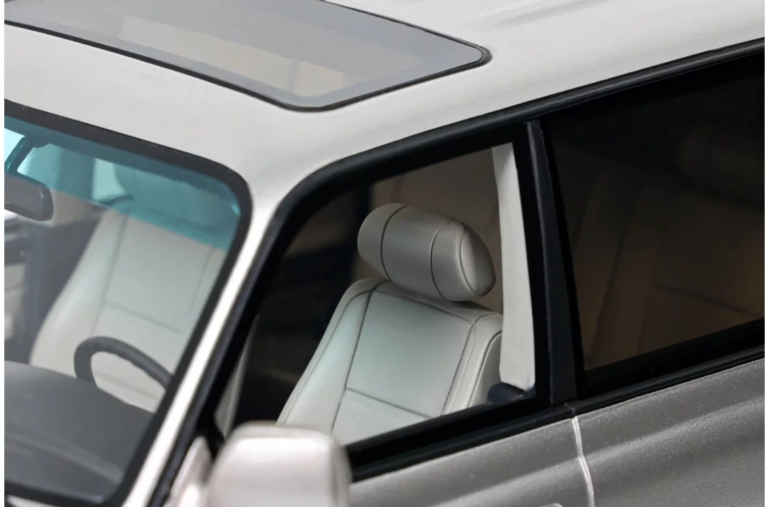 Toyota Land Cruiser HDJ80 1992 1:18 OttOmobile