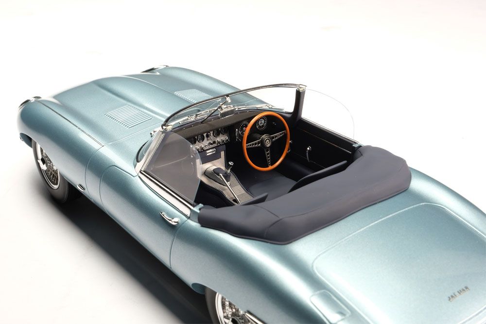 Jaguar E-Type Roadster 1961 blue 1:18 Amalgam