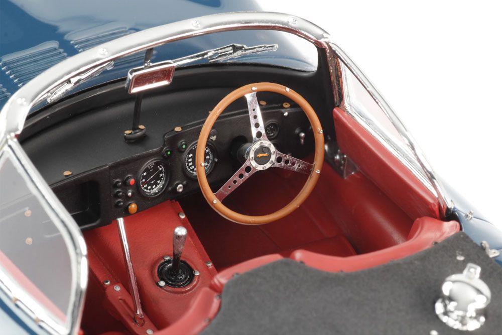 Jaguar XKSS 1957 blue 1:18 Amalgam