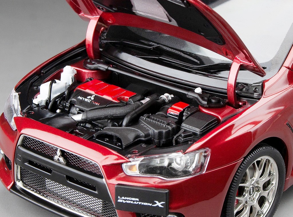 Mitsubishi Lancer Evolution X red metallic 1:18 Sun Star
