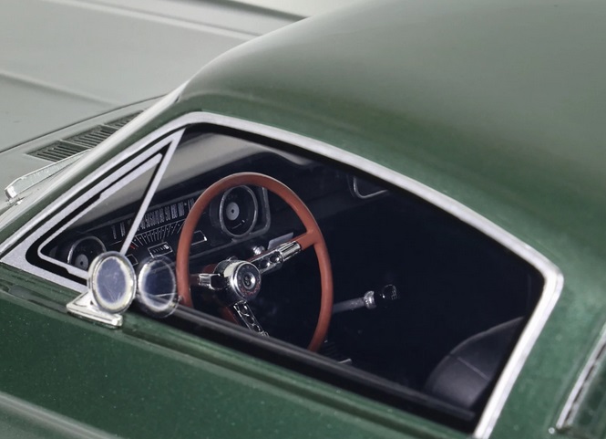 Ford Mustang Fastback 1967 green 1:12 OttOmobile