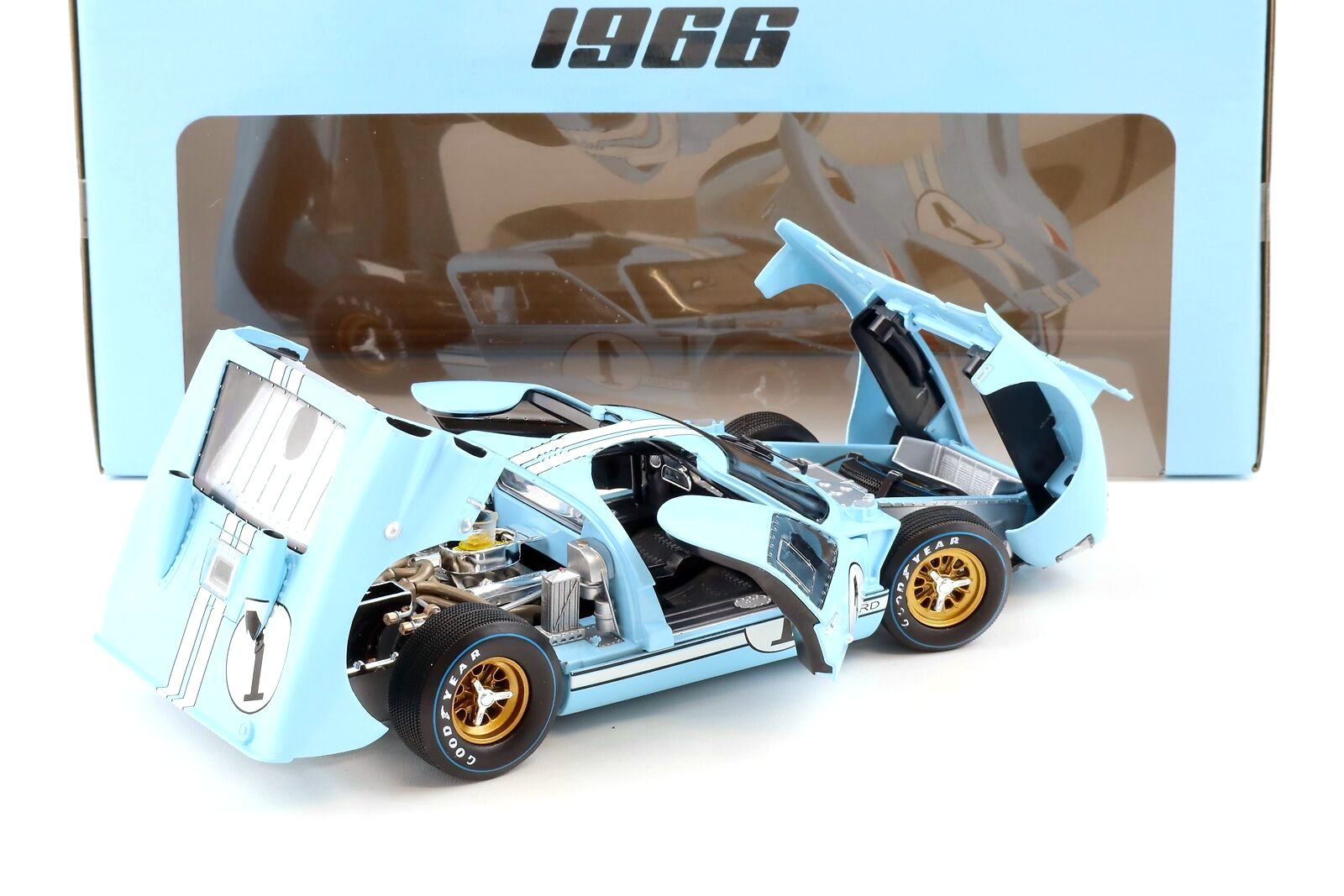 Ford GT 40 MK II #1 Miles/Hulme Le Mans 1966 1:18 Shelby Collectibles