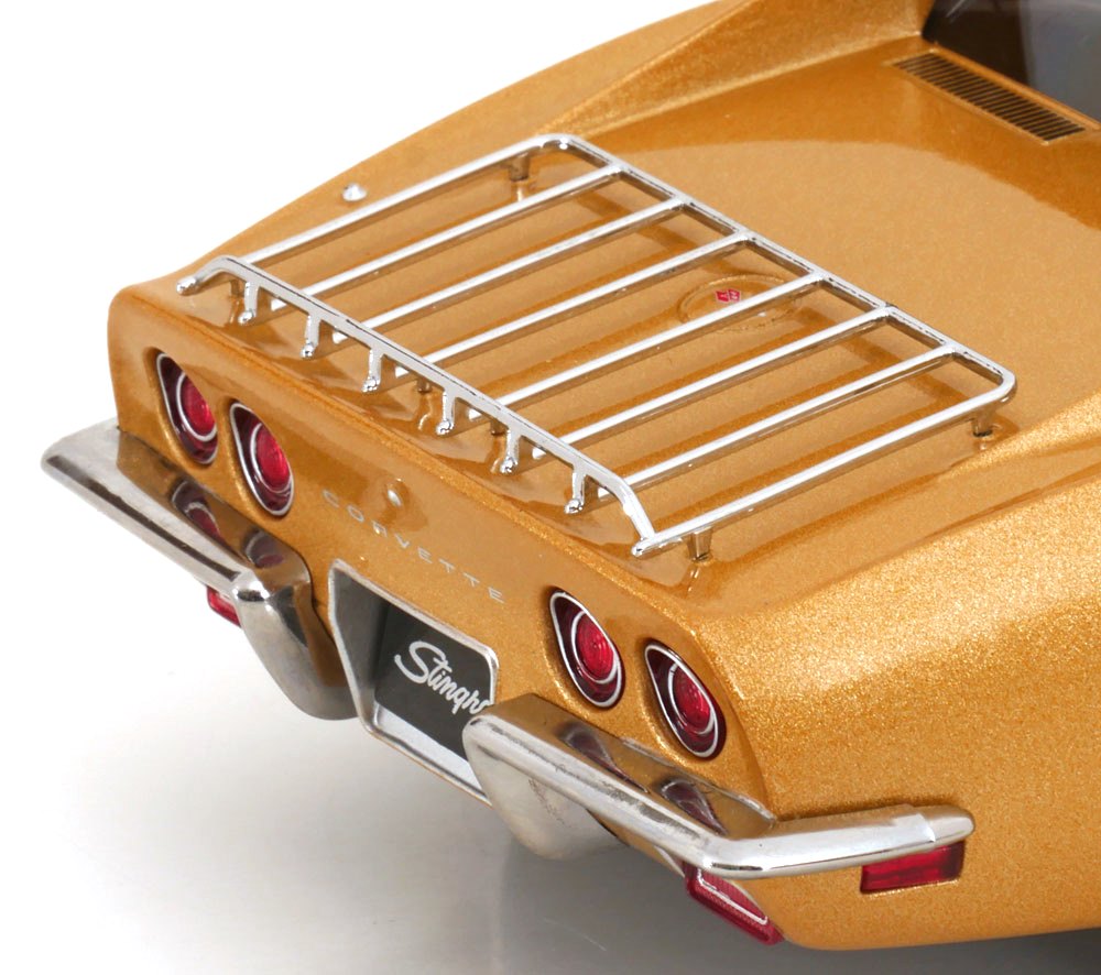 Chevrolet Corvette C3 1972 with Removable Roof Parts gold metallic 1:18 KK Scale