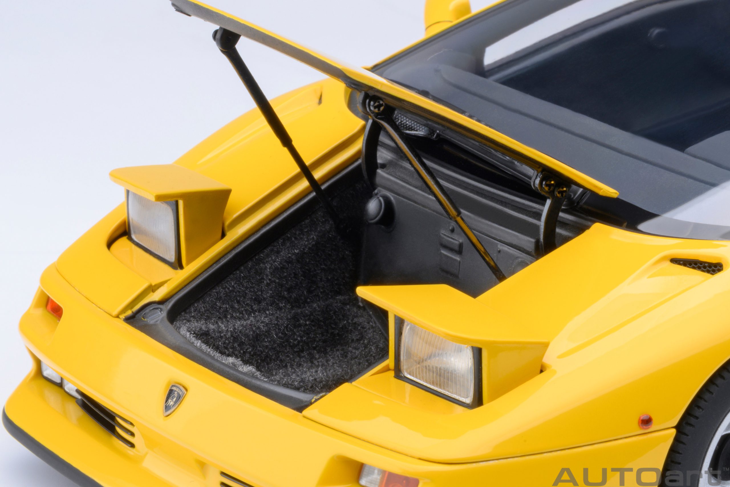 Lamborghini Diablo SE30 JOTA 1995 yellow 1:18 AUTOart