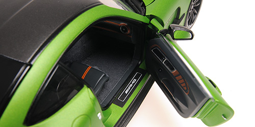 Mercedes-AMG GT Black Series 2021 matt green metallic 1:18 Minichamps 