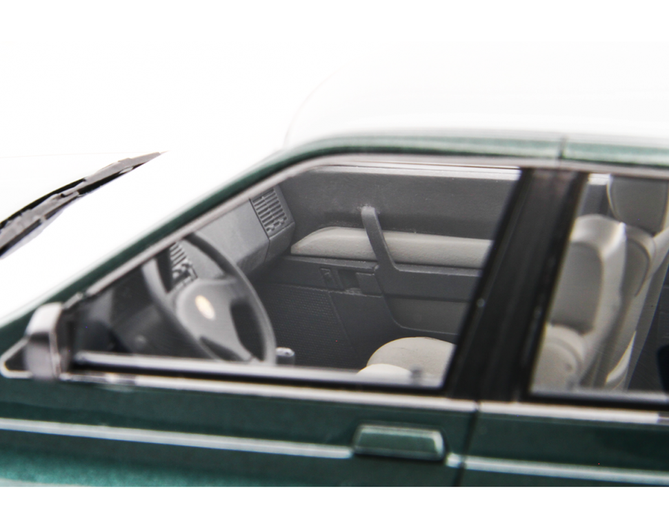 Alfa Romeo 164 2.0 Twin Spark 1987 green metallic 1:18 Laudoracing Model