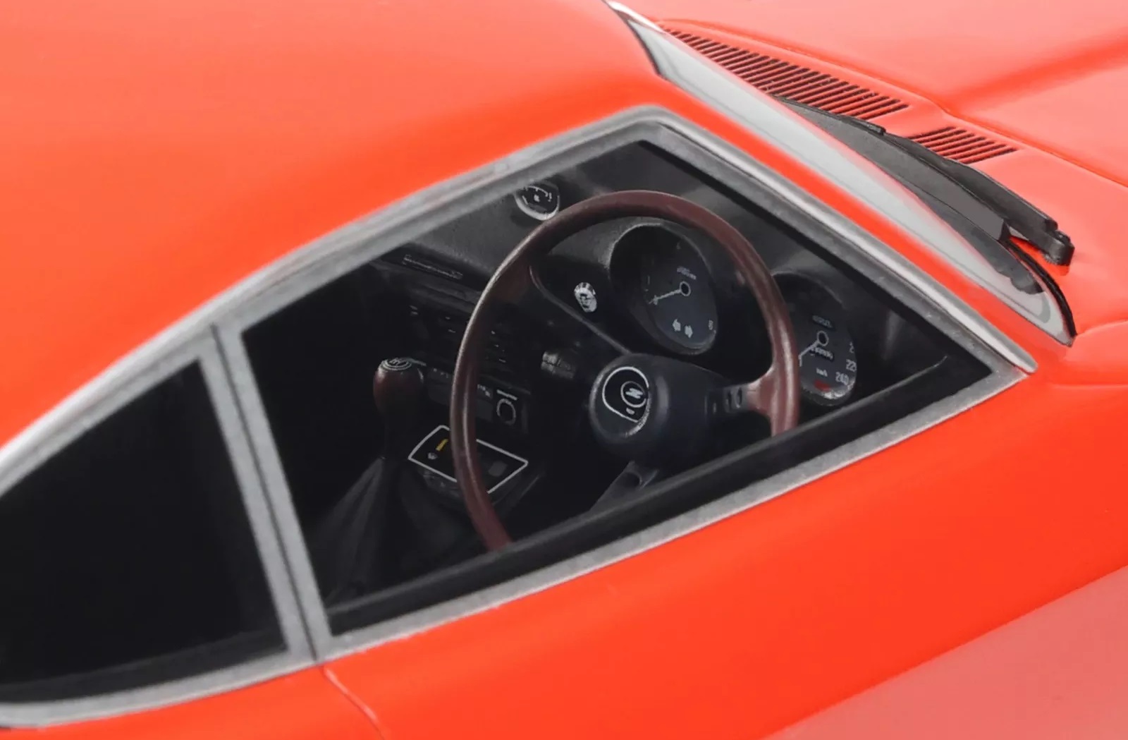 Nissan Fairlady 240 ZG 1972 red 1:18 OttOmobile