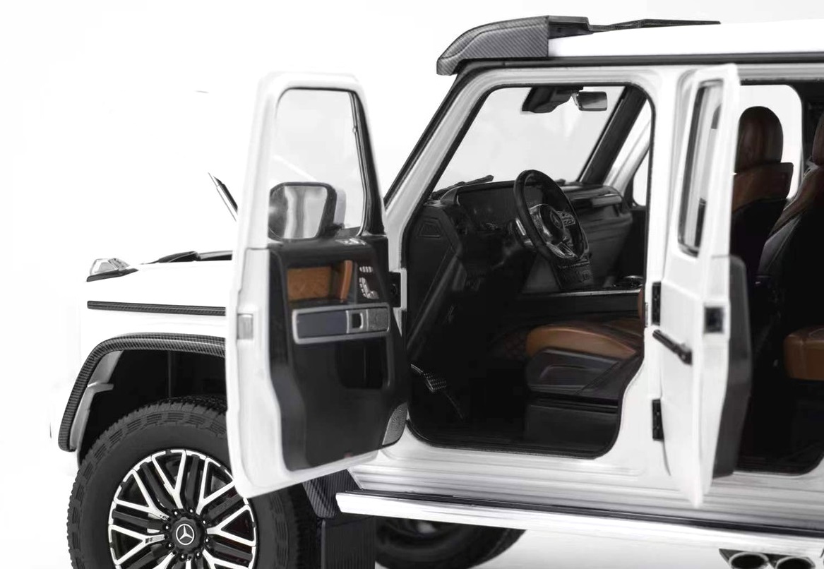 Mercedes-AMG  G 63 4x4² *Standart* opalith white 1:18 NZG