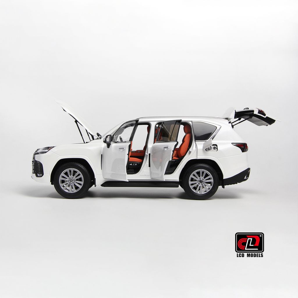 Lexus LX600 2024 white 1:18 LCD Model