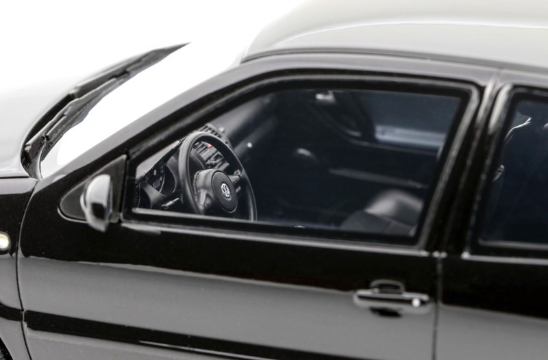 Volkswagen Polo GTI 2001 black 1:18 OttOmobile