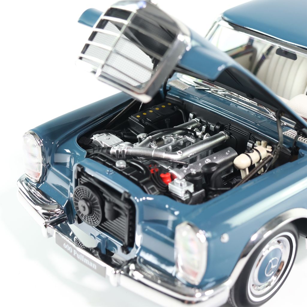 Mercedes-Benz 600 Pullman W 100 1963-1981 blue 1:18 NZG