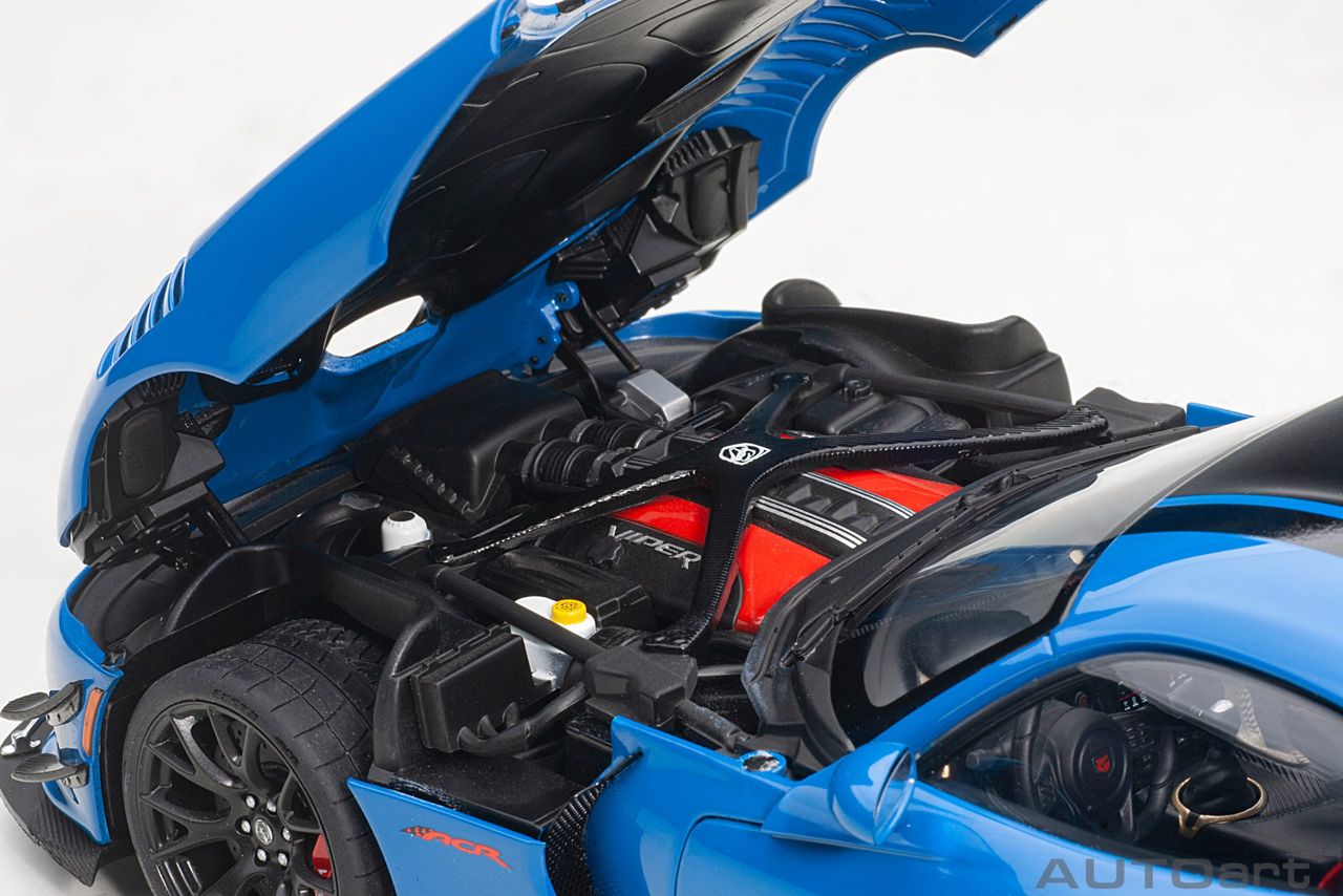 Dodge Viper ACR 2017 competition blue/black stripes 1:18 AUTOart