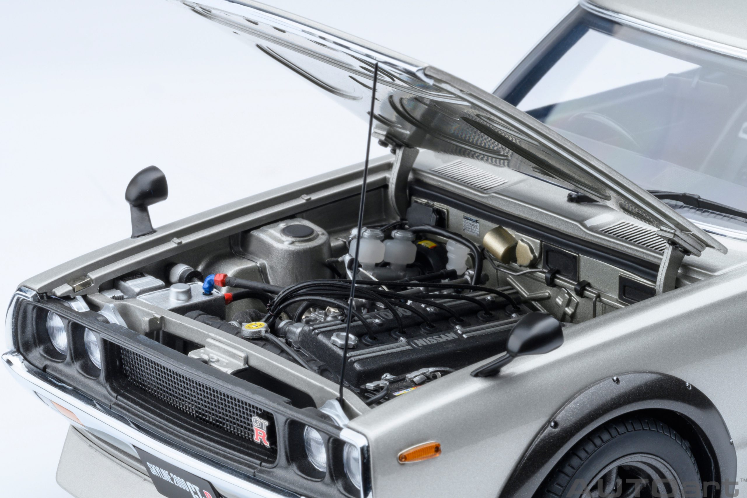 Nissan Skyline 2000 GT-R 1973 Tuned Version silver 1:18 AUTOart