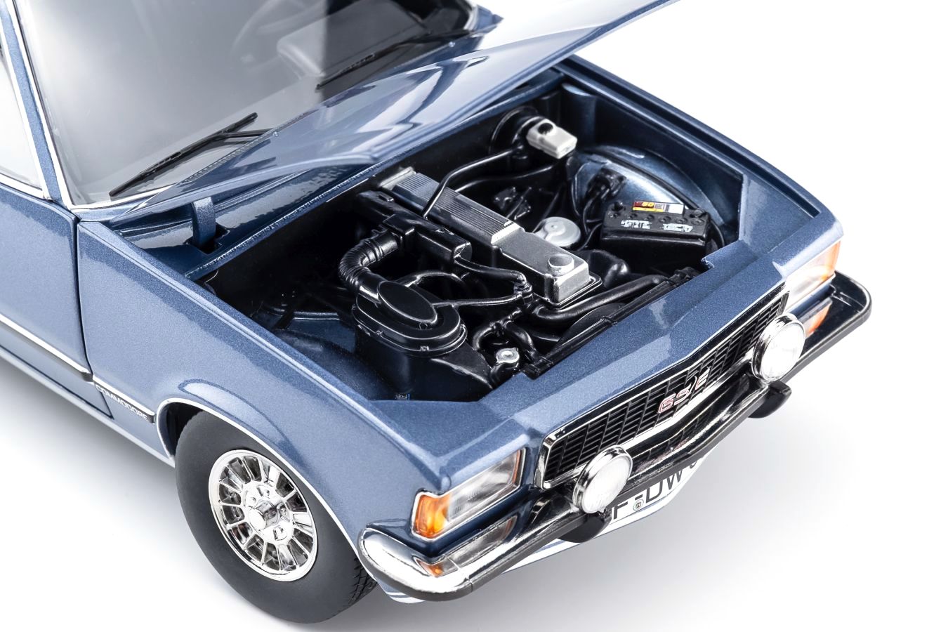 Opel Commodore B GS/E Coupe 1975 sapphire blue metallic 1:18 Touring Modelcars