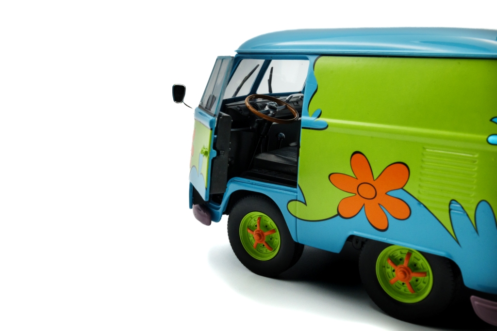Kool Kombi Ghosthunters Machine 2024 1:18 Solido