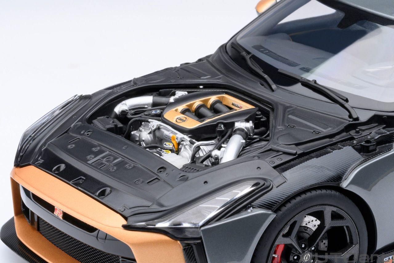 Nissan GT-R50 By Italdesign Goodwood Version 2020 grey/gold 1:18 AUTOart