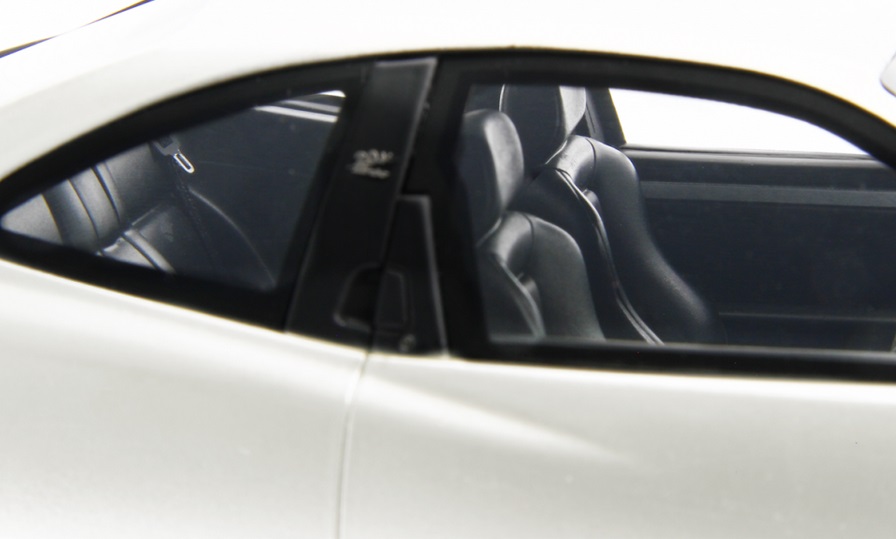 Fiat Coupé 2.0 20v Turbo Plus 1999 white metallic 1:18 Laudoracing Model