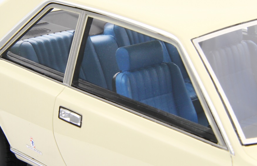 Fiat 130 Coupe 1971 ivory 1:18 Laudoracing Model 