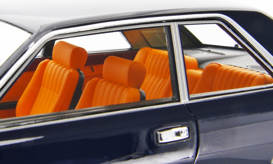 Fiat 130 Coupe 1971 blu scuro 1:18 Laudoracing Model