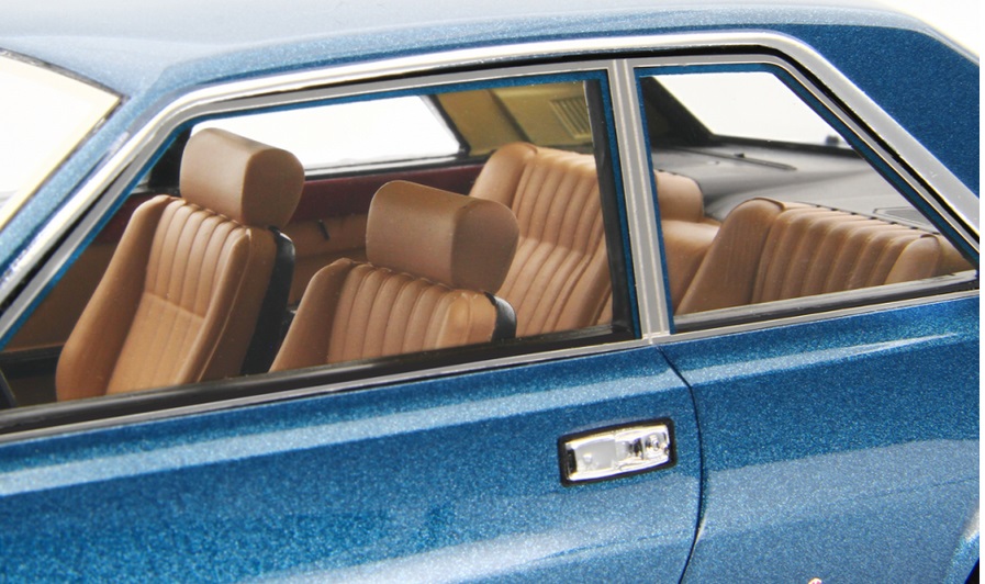 Fiat 130 Coupe 1971 blu metallic 1:18 Laudoracing Model