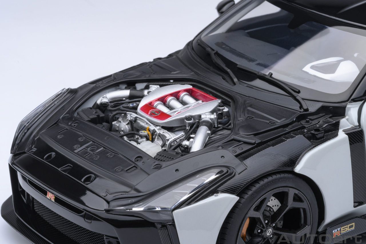 Nissan GT-R50 By Italdesign 2020 white metallic/black 1:18 AUTOart