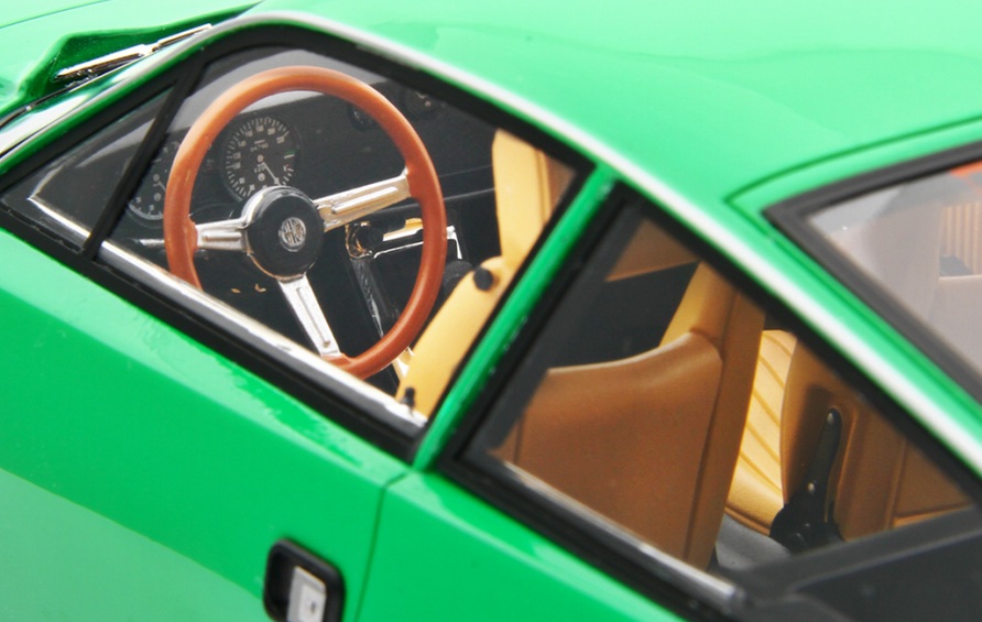 Alfa Romeo Giulia Coupé 1600 GT Junior Zagato 1972 green 1:18 Laudoracing Model