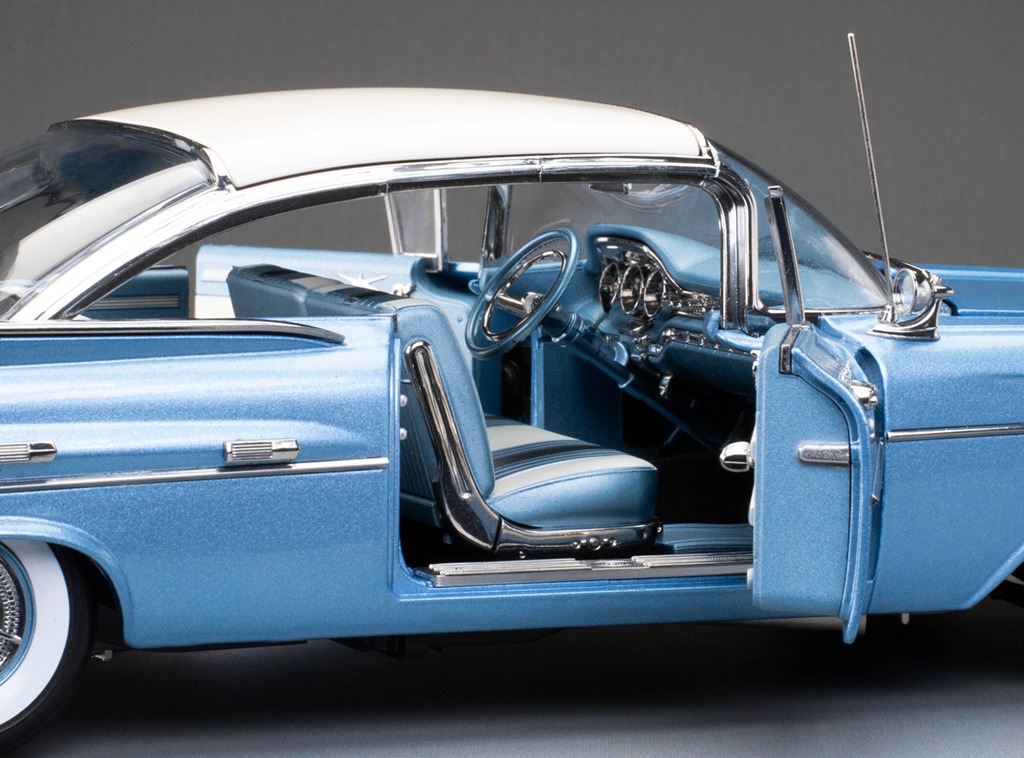 Pontiac Bonneville Hard Top 1959 vanguard blue metallic 1:18 Sun Star