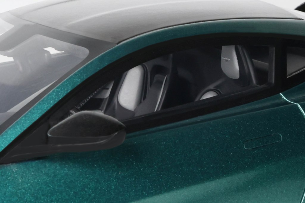 Aston Martin V12 Vantage 2023 Aston Martin Racing green 1:18 GT Spirit