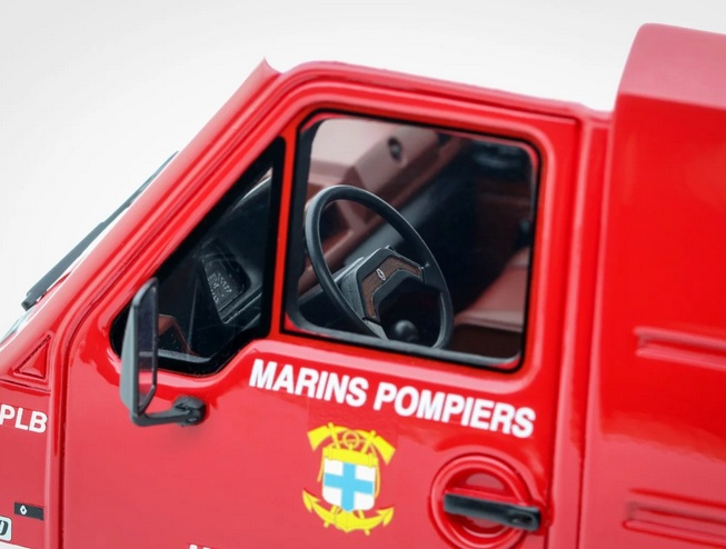 Renault Master T30 VSAB Pompiers 1980 1:18 OttOmobile