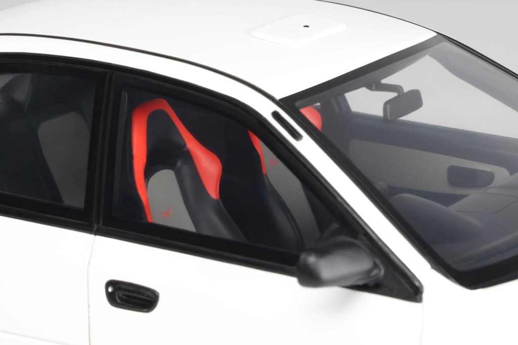 Subaru Impreza WRX Type RA Sti 2000 Pure White 1:18 OttOmobile