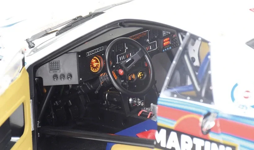 Lancia 037 #5 Alen/Kiwimaki Winner Tour de Corse 1984 with Light and Sound 1:8 Ixo Models 