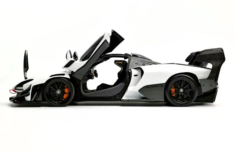 McLaren Senna GTR white 1:18 LCD Model