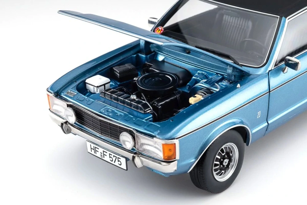 Ford Granada L Coupe light blue metallic/black vinyl top 1:18 Touring Modelcars