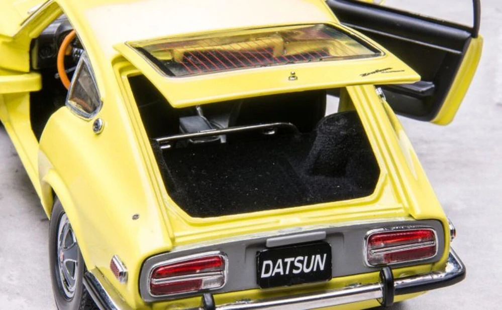 Datsun 240 Z 1972 yellow 1:18 Sun Star