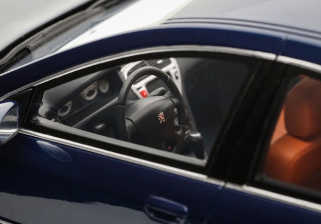 Peugeot 607 3.0 V6 Phase 2 2008 blue Montebello 1:18 OttOmobile